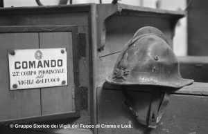 El casco de fuego M38 de 1939-40 producido por la Società Anonima Bergomi